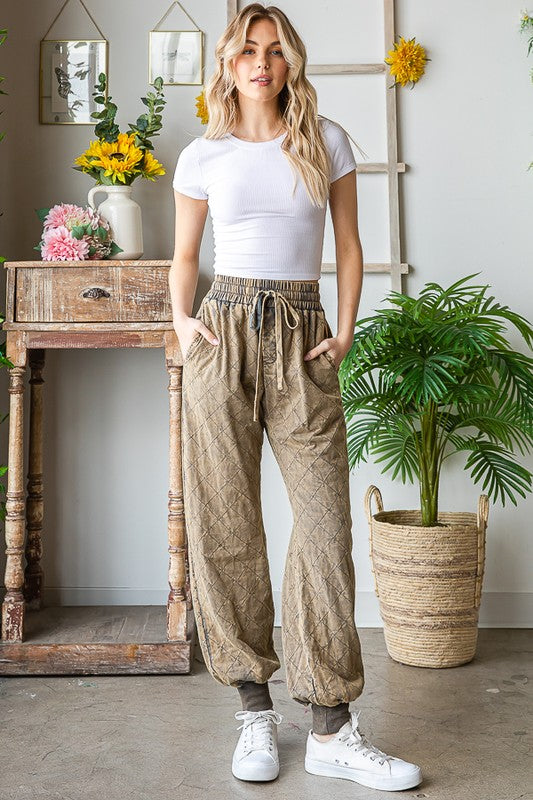 WASHED QUILT STITCHED DRAWSTRING WAIST JOGGER