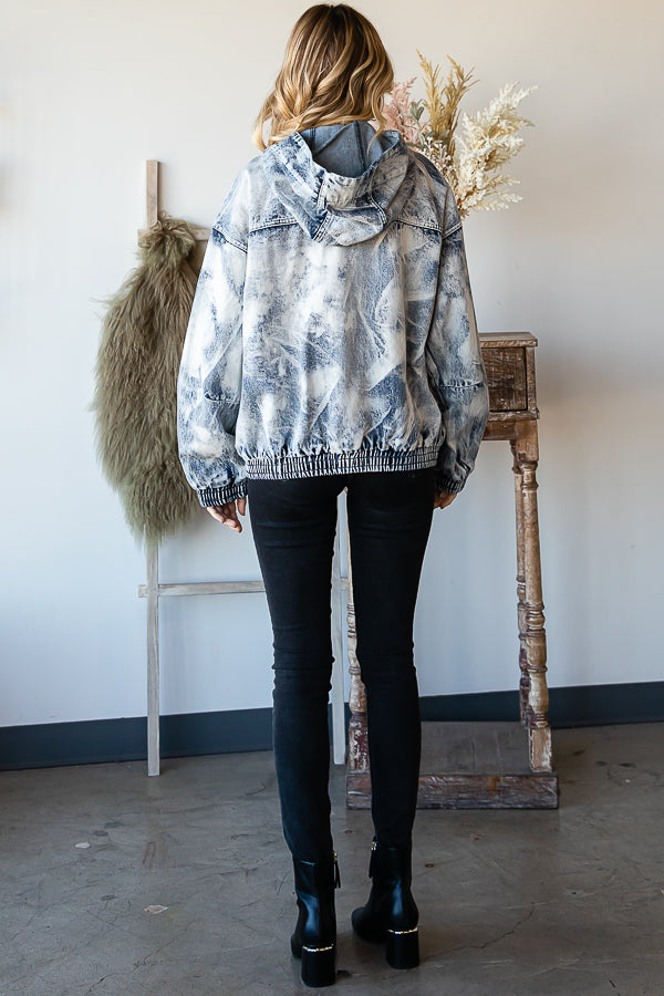 ACID WASHED HOODED DENIM ULITITY JACKET