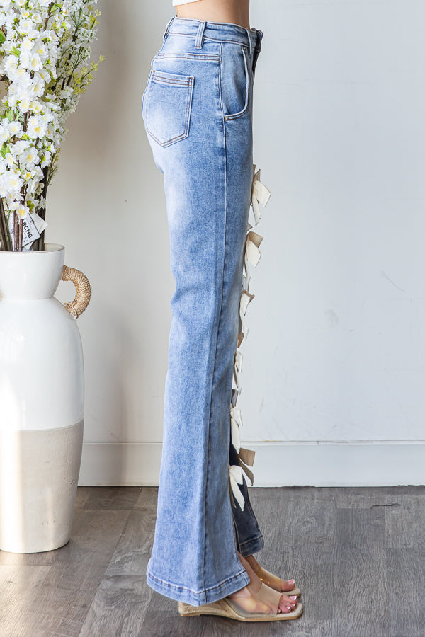RIBBON DETAILED HIGH WAIST FLARE STRETCHY JEANS