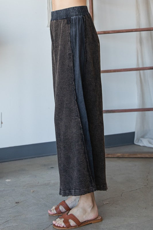 WASHED ELASTIC WAIST BAND WIDE LEG CROPPED PANTS