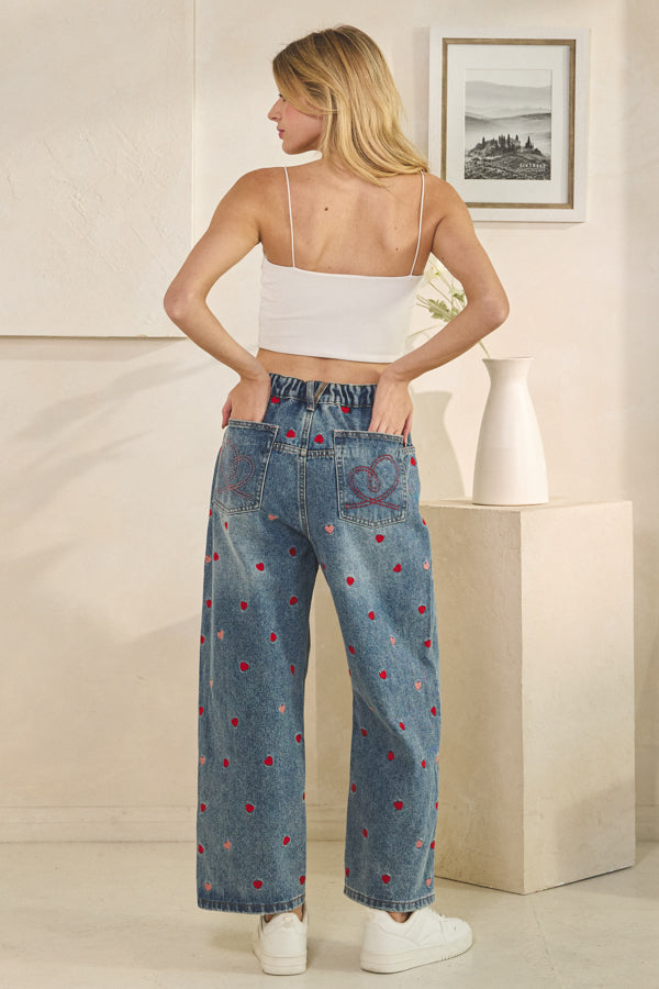 WASHED HEART EMBROIDERED BOYFRIEND JEANS