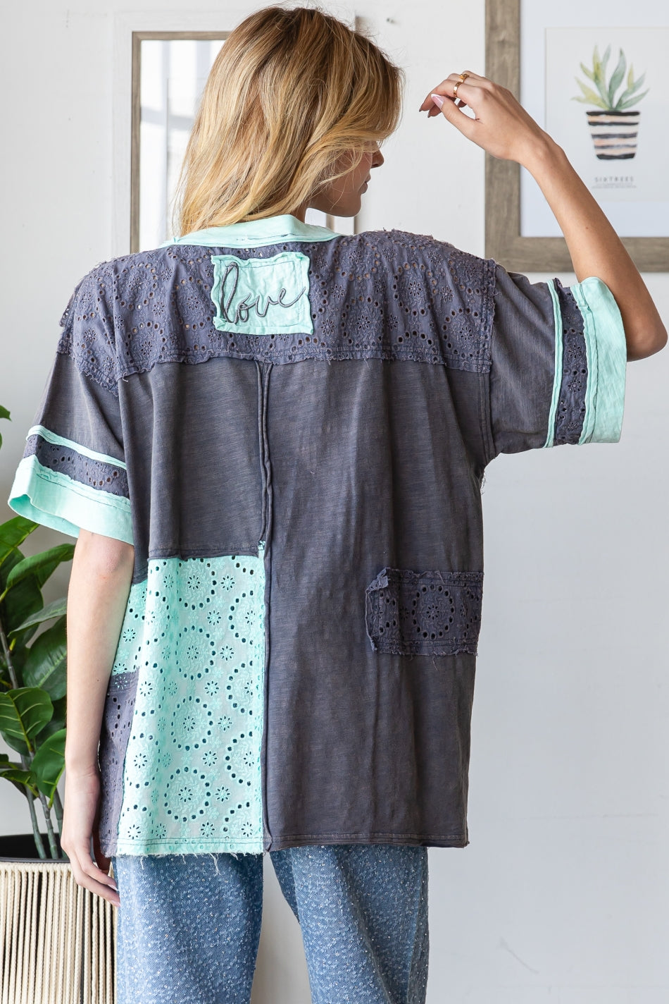 WASHED EYELET COLORBLOCK LOVE TEE SHIRT