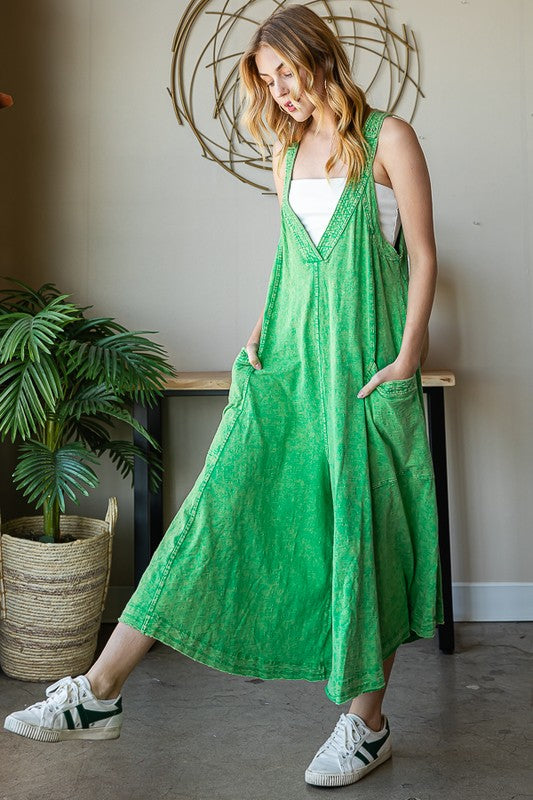 WASHED SLEEVELESS FRONT POCKET WIDE LEG ROMPER