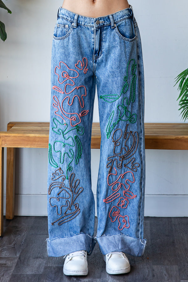 FLOWER EMBROIDERED MID RISE DENIM JEAN