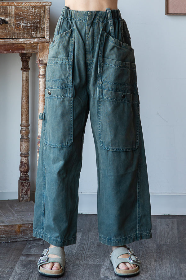 MINERAL WASHED WIDE LEG CARGO DENIM JEANS