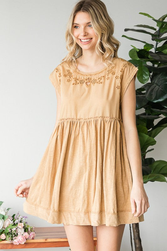 MINERAL WASHED EMBROIDEY PEPLUM TUNIC TOP