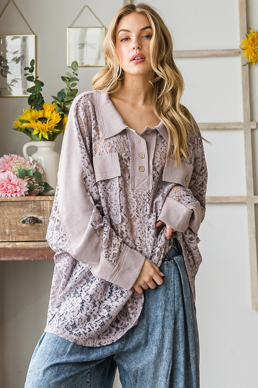 WASHED COLLAR BUTTON NECK MIX MEDIA LACE TOP