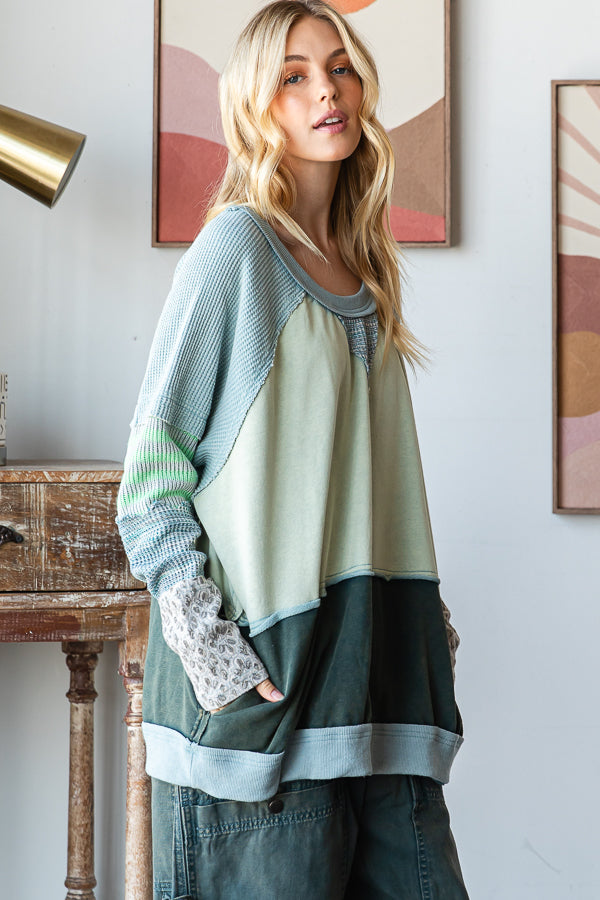 WASHED COLORBLOCK DETAIL MIX MEDIA PULLOVER TOP