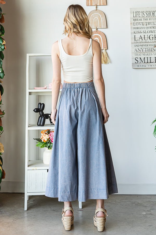 WASHED PLEATED DETAIL WIDE LEG CROPPED PANTS