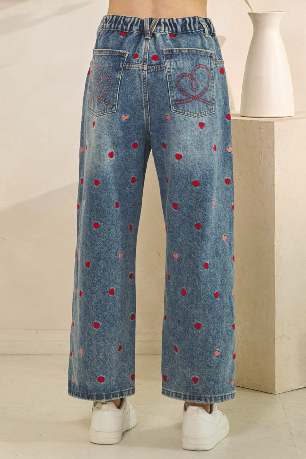 WASHED HEART EMBROIDERED BOYFRIEND JEANS