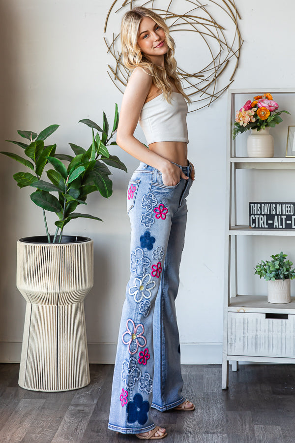 FLOWER EMBROIDERY DENIM PANTS
