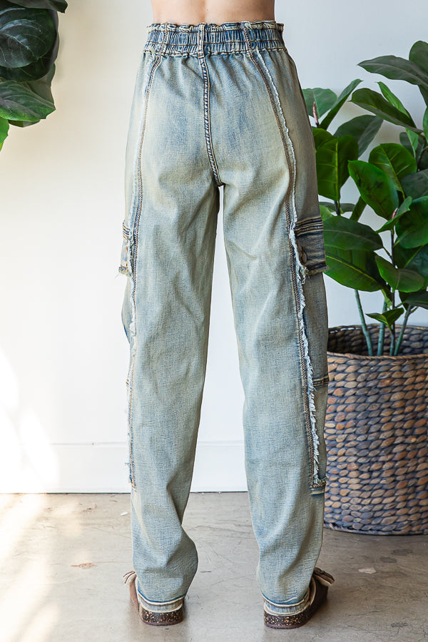 WASHED STRETCH CARGO DENIM JEANS