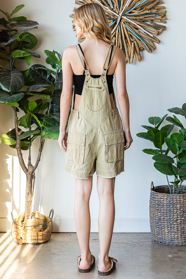 WASHED POCKET DETAIL MINI CARGO SHORTS