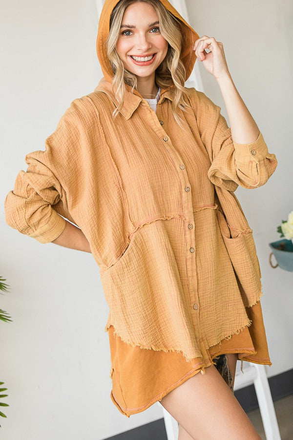 MINIERAL WASHED LAYERED HEM HOODED GAUZE SHIRT