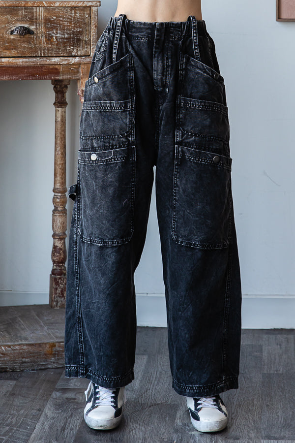 MINERAL WASHED WIDE LEG CARGO DENIM JEANS