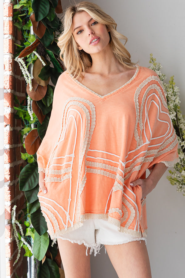 WASHED CONNECTIVE HEARTS V NECK TOP