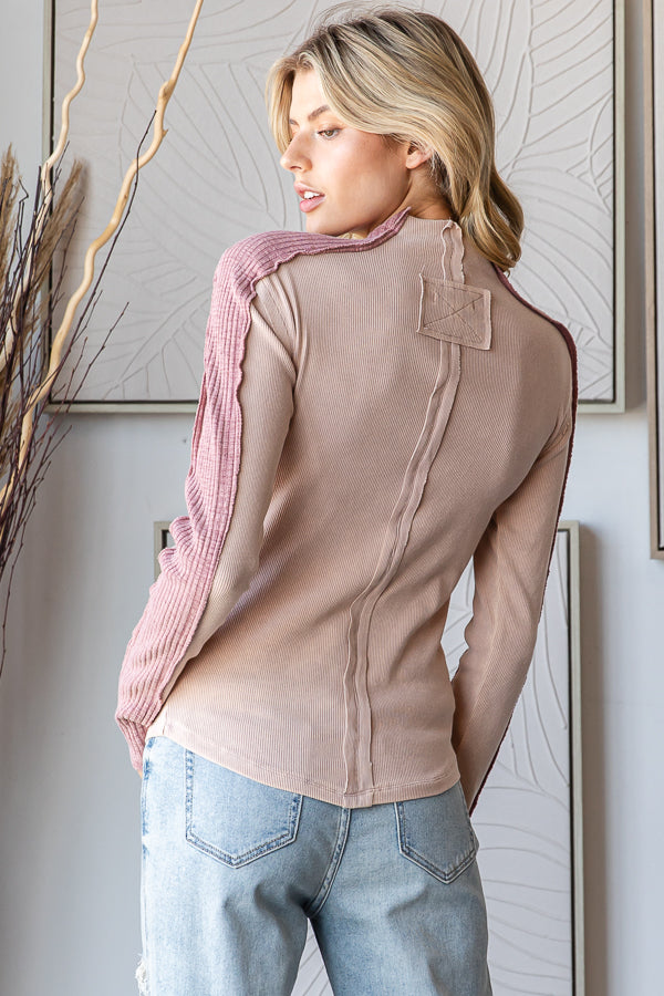 WASHED CENTER SEAMED FUNNEL NECK WAFFLE TOP