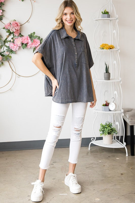 WASHED COLLARED V NECK SHORT SLEEVE OVERSIZED TOP