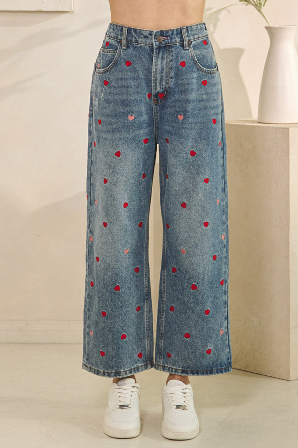 WASHED HEART EMBROIDERED BOYFRIEND JEANS