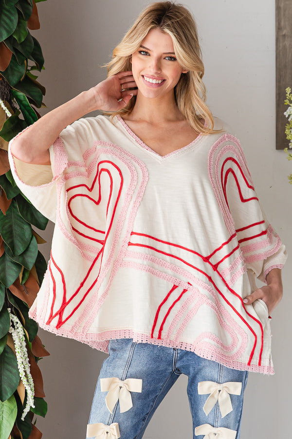 WASHED CONNECTIVE HEARTS V NECK TOP