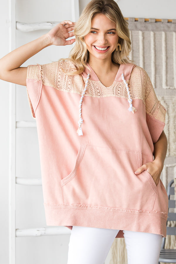 WASHED CONTRAST YOKE HOODED SHORT SLEEVE TOP