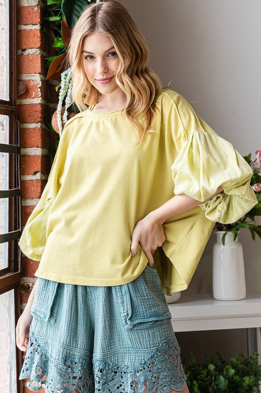 WASHED BUBBLE SHORT SLEEVE KNIT TOP