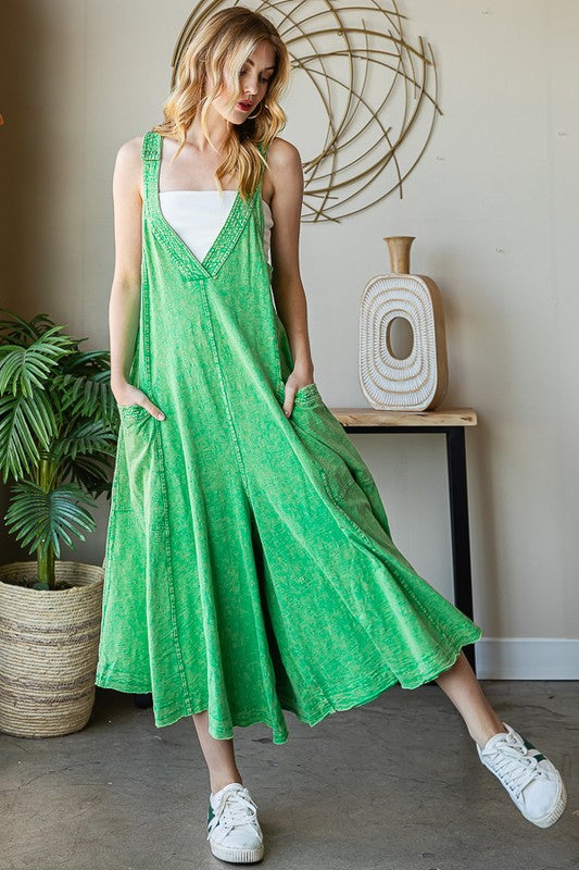 WASHED SLEEVELESS FRONT POCKET WIDE LEG ROMPER
