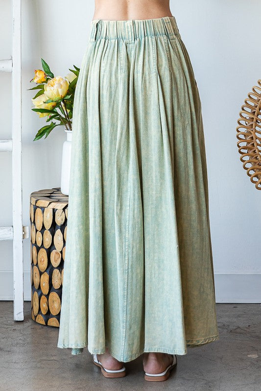 WASHED PLEATED DETAIL FLARE HEM MAXI SKIRT