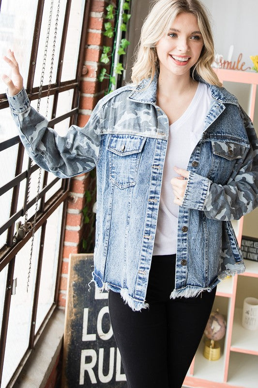 CAMOUFLAGE PRINT DETAIL DENIM JACKET