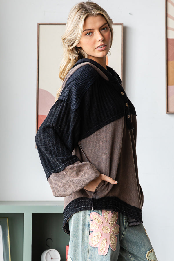 WASHED HENLEY NECK COLORBLOCK TOP HOODED TOP