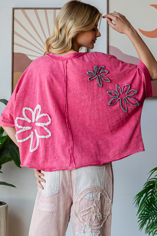 WASHED FLOWER APPLIQUE SHORT SLEEVE KNIT TOP