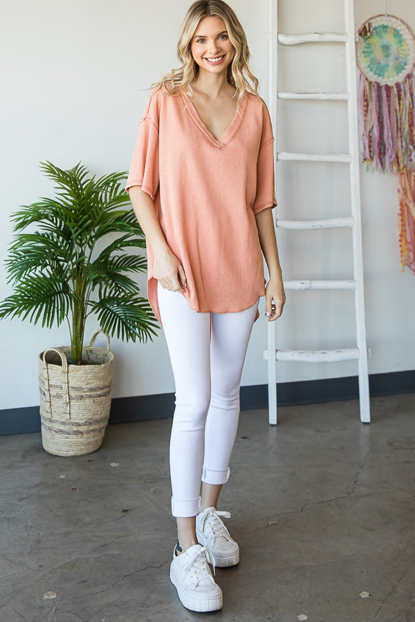 MINERAL WASHED V NECK SHORT SLEEVE KNIT TOP