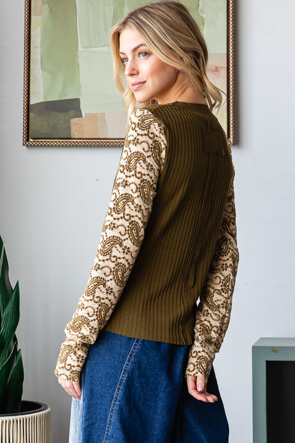 HENLEY NECK PRINTED LACE SLEEVES RIB KNIT TOP