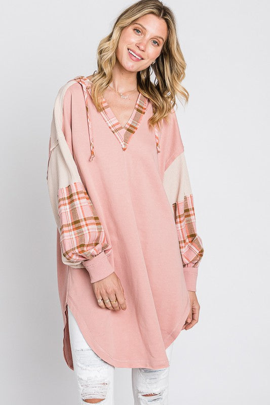 PLAID CONTRAST HOODED FRENCH TERRY TUNIC TOP