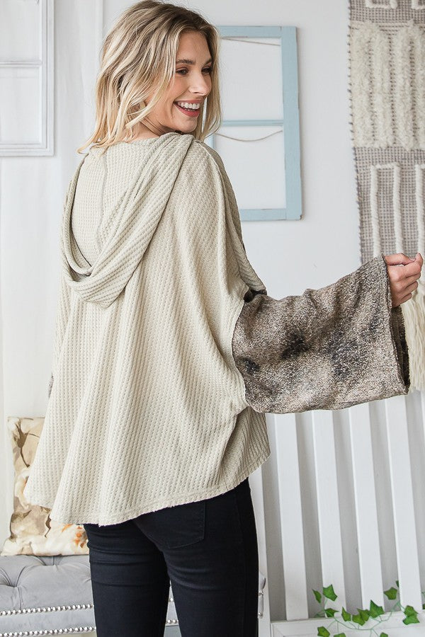 CONTRAST SLEEVES DETAIL KNIT HOODIE