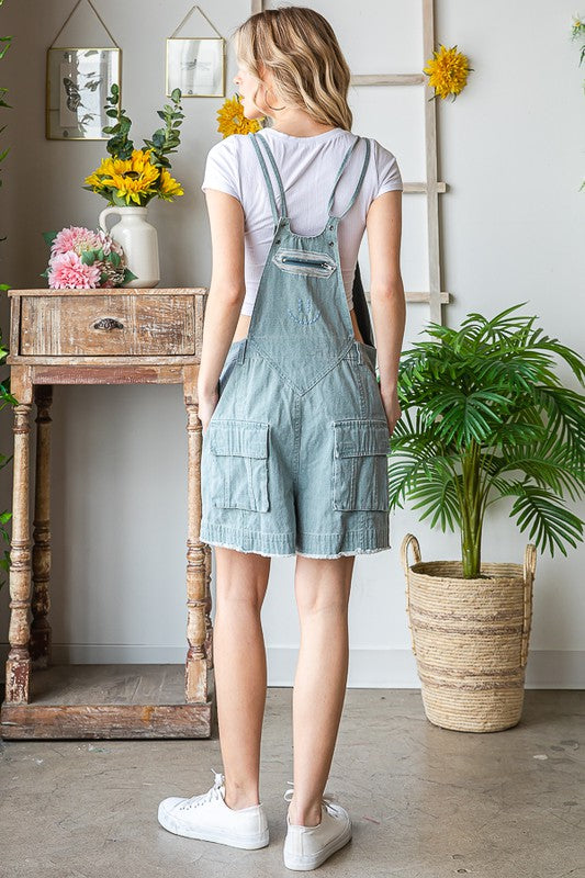 WASHED POCKET DETAIL MINI CARGO SHORTS