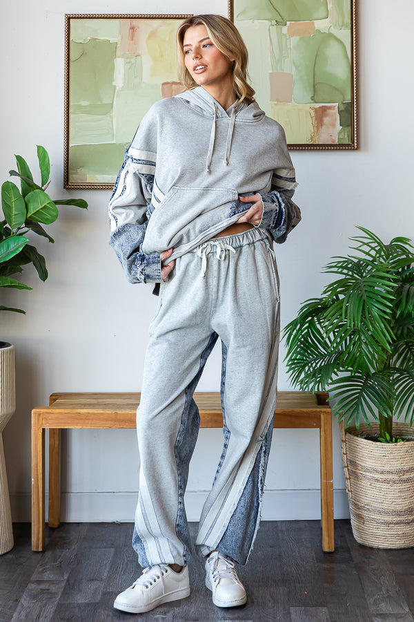 TWO TONE WASHED CONTRAST OVERSIZED DENIM JEANS