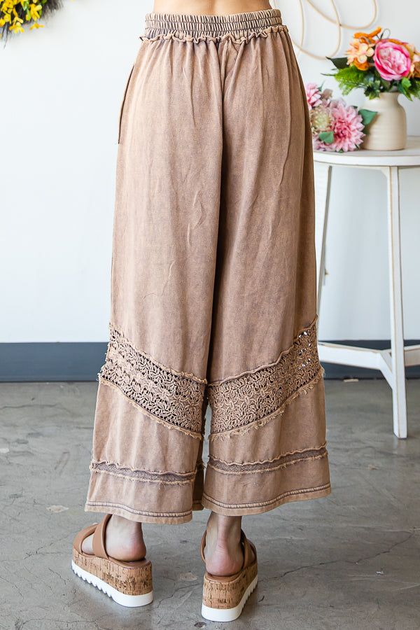 ELASTIC WAIST WIDE LEG PLEATED PANTS