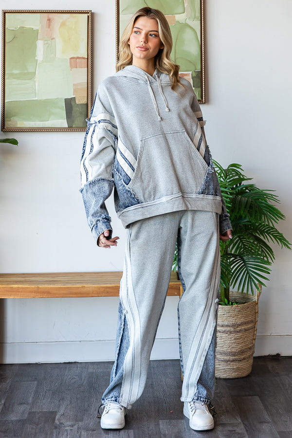 TWO TONE WASHED CONTRAST OVERSIZED DENIM JEANS