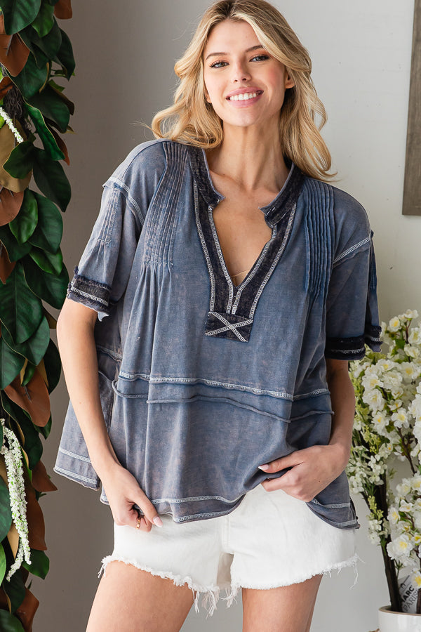 WASHED PINTUCK V NECK SHORT SLEEVE TOP