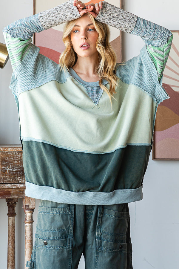 WASHED COLORBLOCK DETAIL MIX MEDIA PULLOVER TOP