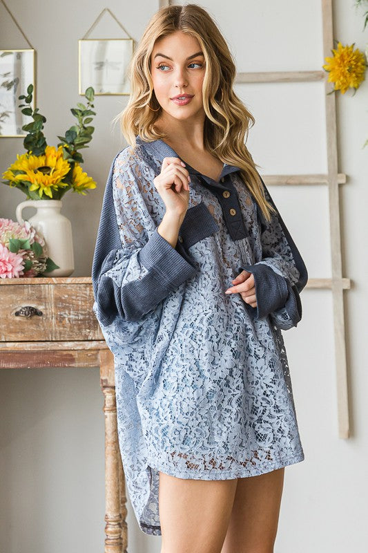 WASHED COLLAR BUTTON NECK MIX MEDIA LACE TOP