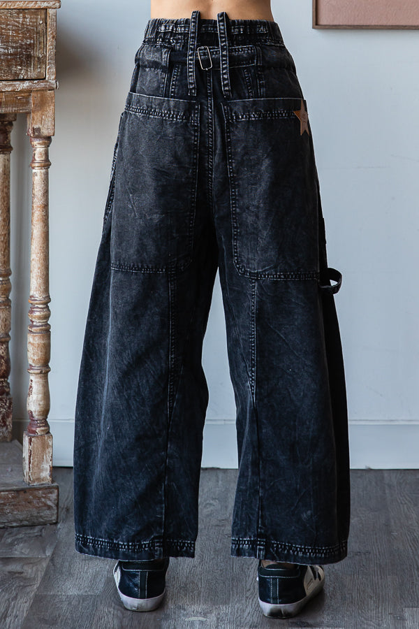 MINERAL WASHED WIDE LEG CARGO DENIM JEANS