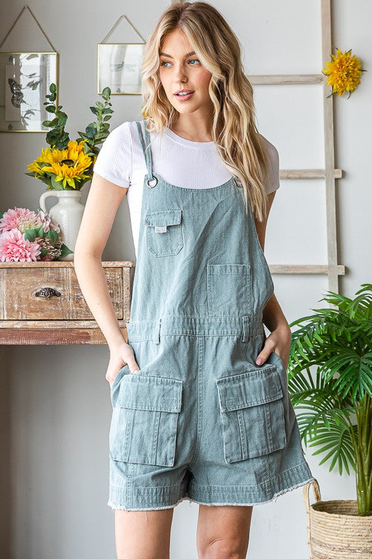 WASHED POCKET DETAIL MINI CARGO SHORTS