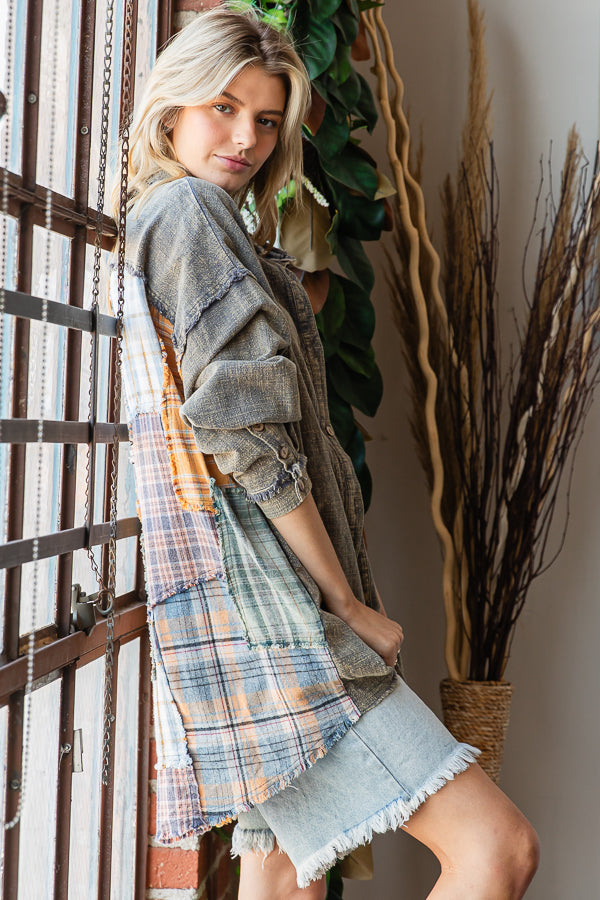 WASHED PLAID PACTHWORK BACK DETAIL SHIRT