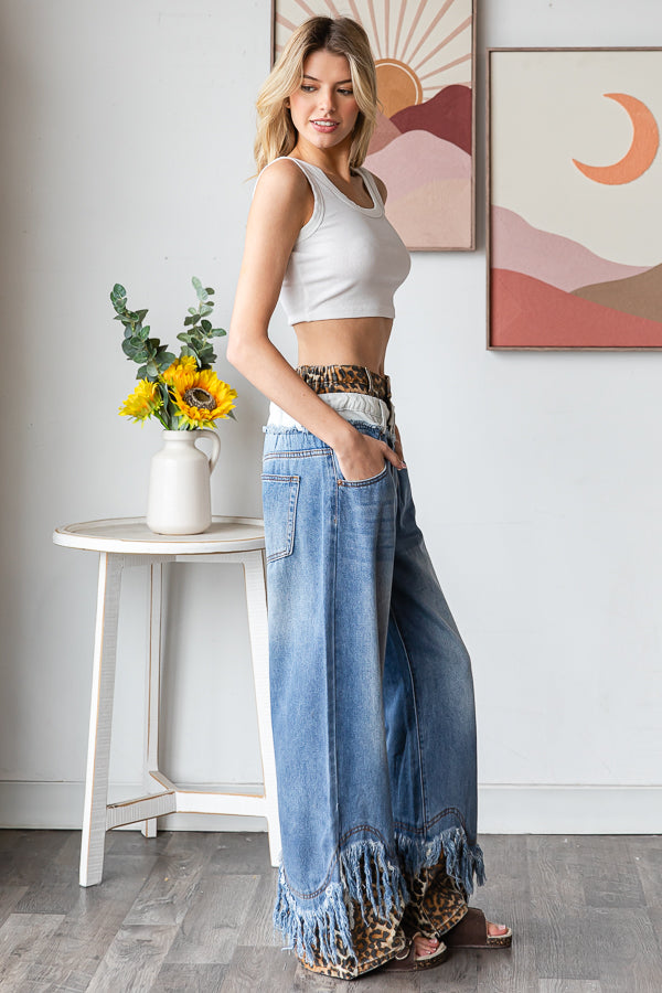 WASHED DOUBLED WAIST WITH FRAYED HEM JEANS