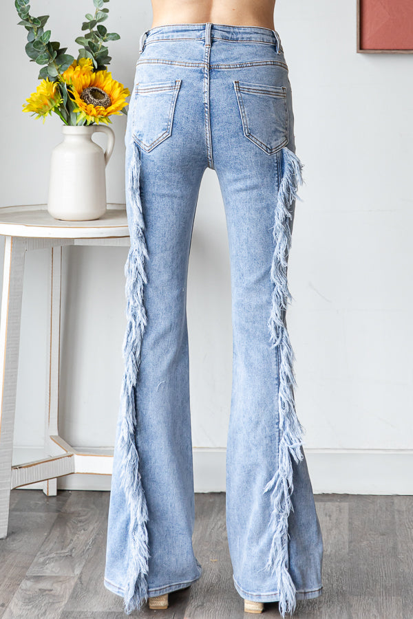 MEDIUM LIGHT WASH FRAYED STRETCH FLARE DENIM JEANS