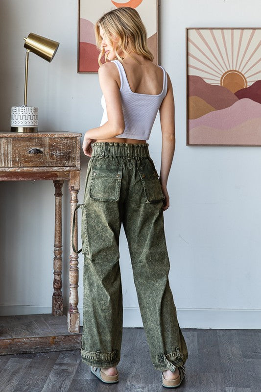 WASHED MID RISE 3D POCKETS WOVEN PANTS