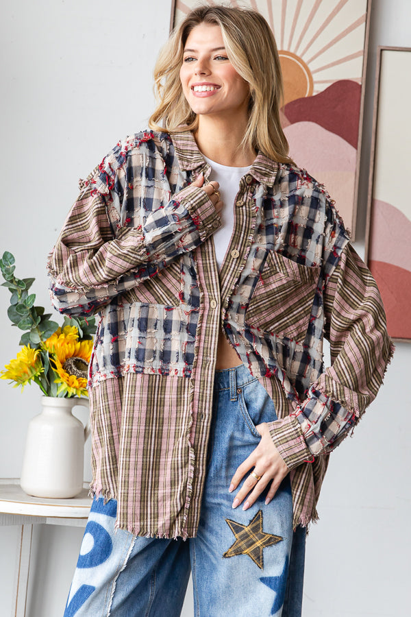 WASHED PLAID DISTRESSED DETAIL BUTTON DOWN SHIRT