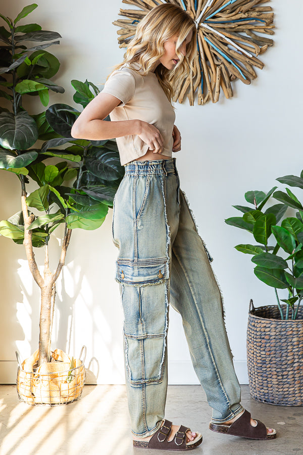 WASHED STRETCH CARGO DENIM JEANS